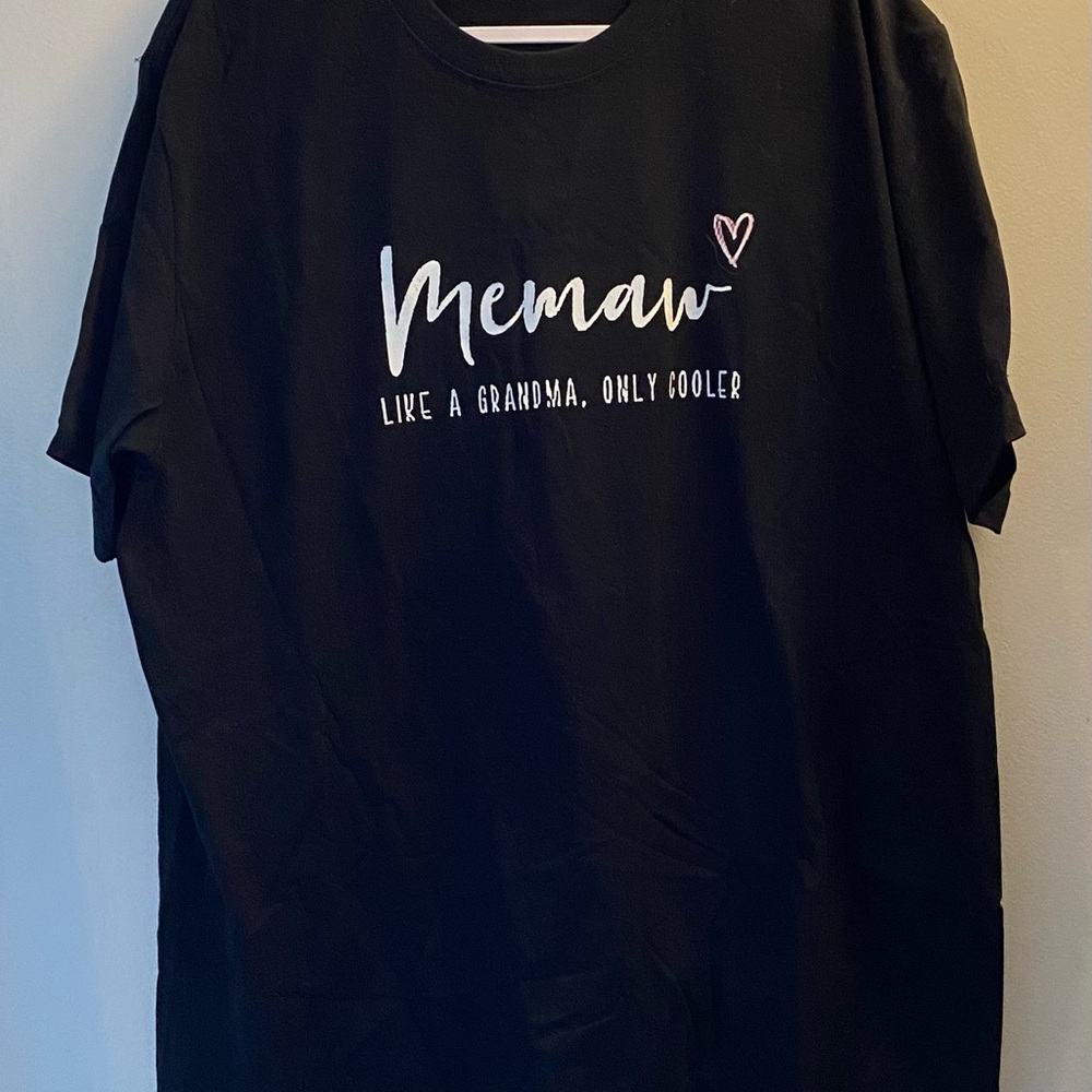 NWOT 2XL MeMaw Black Graphic T-Shirt